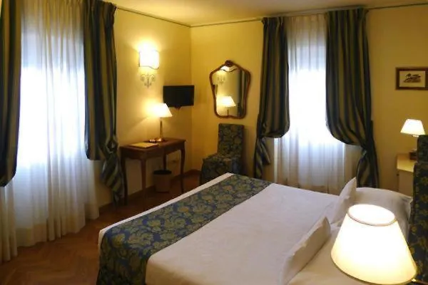 Hotell La Vittoria Boutique Garda (Verona)
